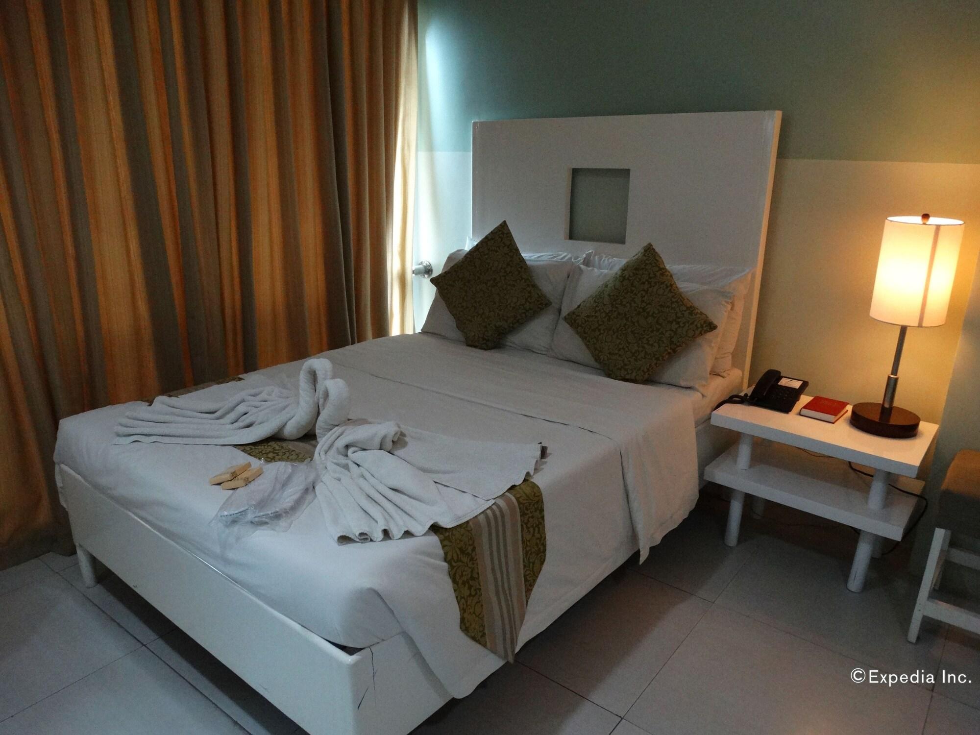 Empire Suites Hotel Пуэрто-Принцеса Экстерьер фото